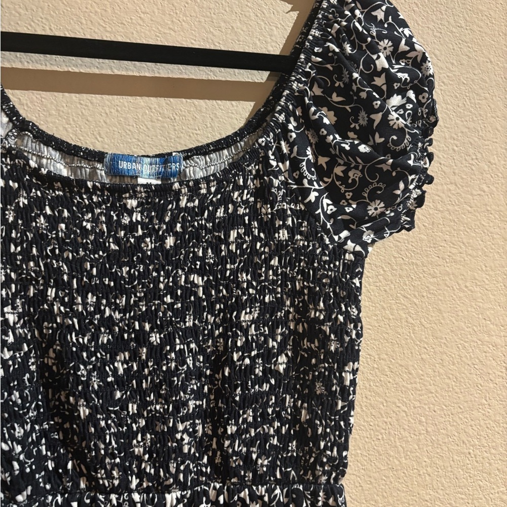UO Tessie Floral Smocked Mini Dress Medium - Picture 5 of 9